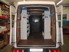 01_Daily Iveco upfit with racking units on both sides